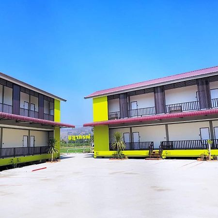Chadaporn Mae Chaem Hotel Buitenkant foto
