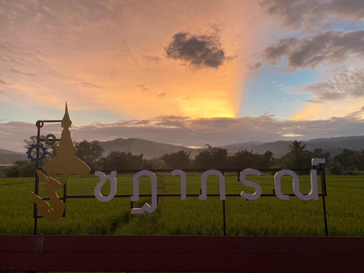 Chadaporn Mae Chaem Hotel Buitenkant foto