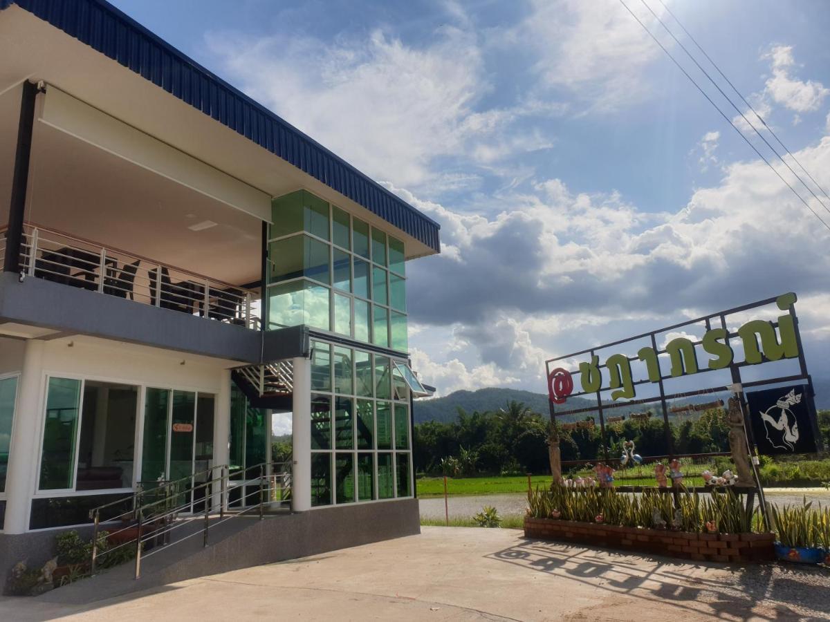 Chadaporn Mae Chaem Hotel Buitenkant foto